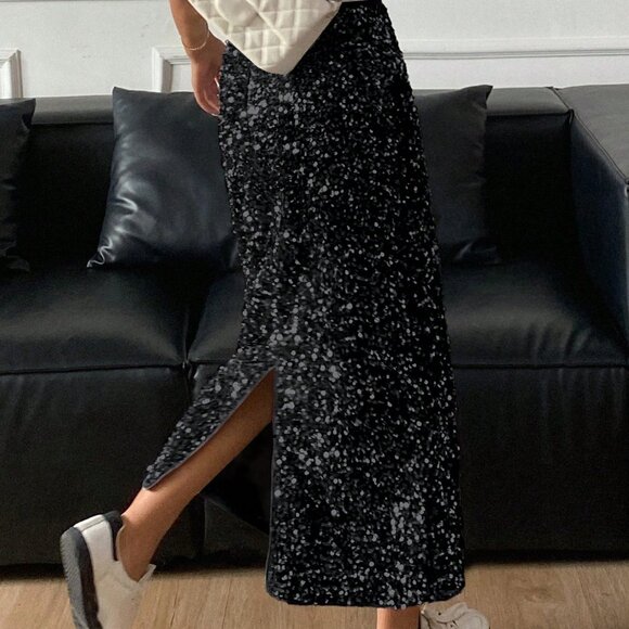 Black Women's Sequin Embellished Fitted Bodycon Party Skirt - Picture 2 of 5